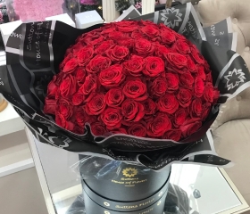 ultimate 100 red roses (crown is optional)