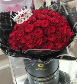 ultimate 100 red roses (crown is optional)