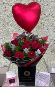 Dreamy Dozen12 Red Roses Chocs, balloon &Card